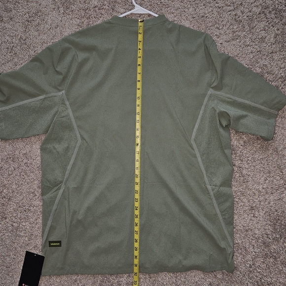 Lululemon Extra Large (XL) Green Men's Shirt - Picture 9 of 10